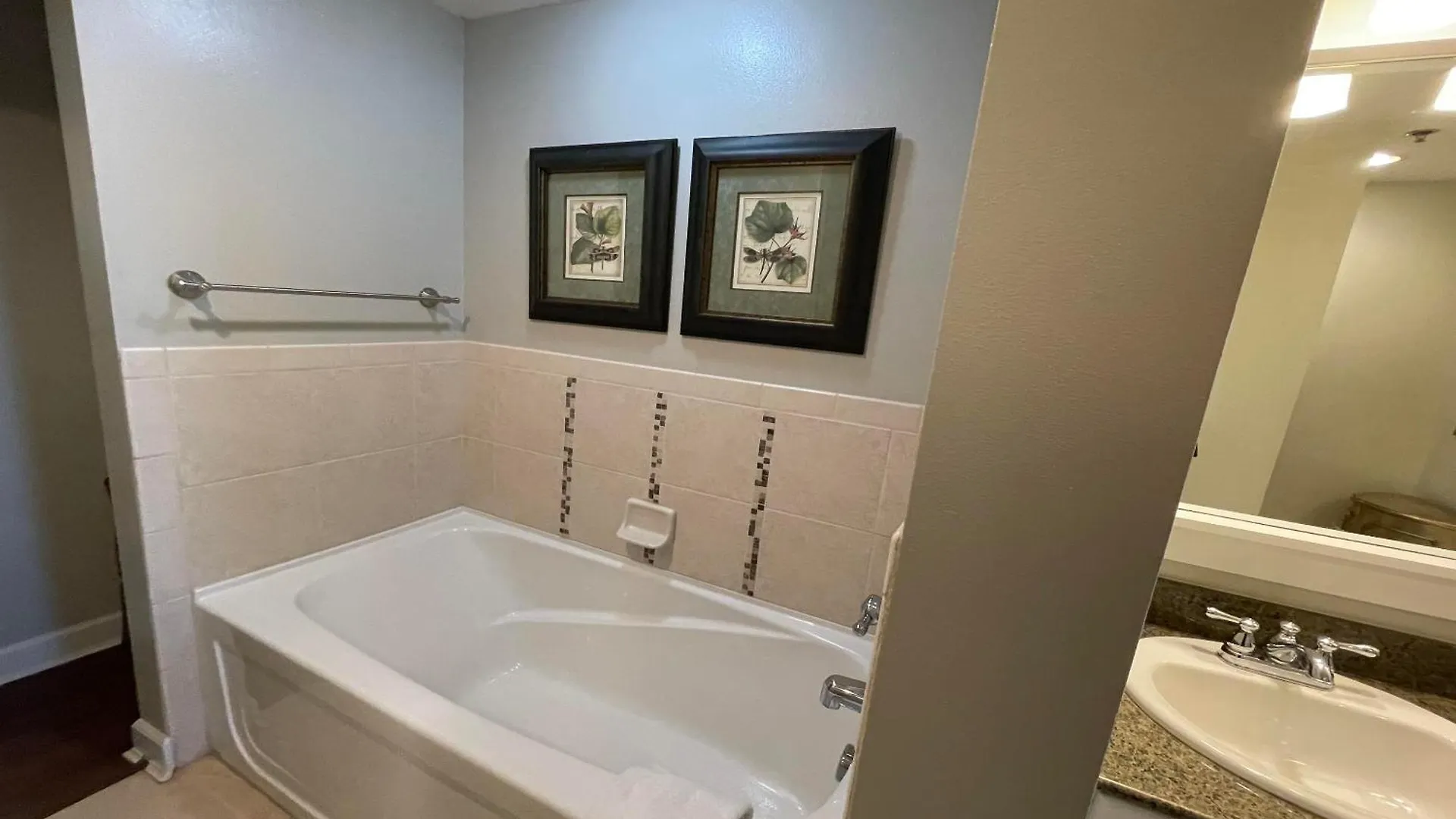 Grand Panama Beach Resort - The Grand 201 - Sunny Shores Panama City Beach Apartment